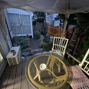 Guest house Downtown Tatami House: Multinational Tv & Bbq Corner